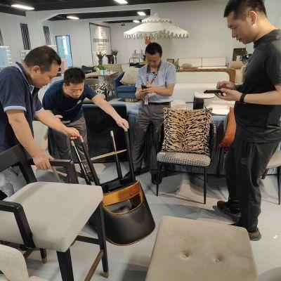 Elegante divano componibile in legno con estremità, design italiano, moderno, per soggiorno, villa, con lussuosa pelle vera e mobili 35