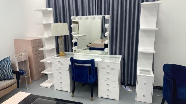 Set di camerino in legno con cassetto e specchio in legno a colori personalizzati 11