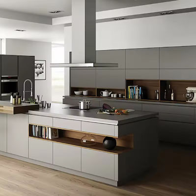 Soluzioni per i rivestimenti di cucina e i banchi di angolo in lacca