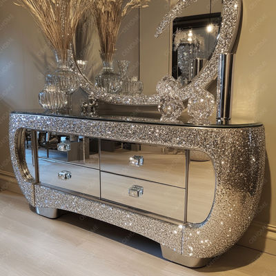 Funzionalità del supporto TV e funzione di stoccaggio in pannello di legno per mobili in argento cristallino specchiato moderno in soggiorno camera da letto